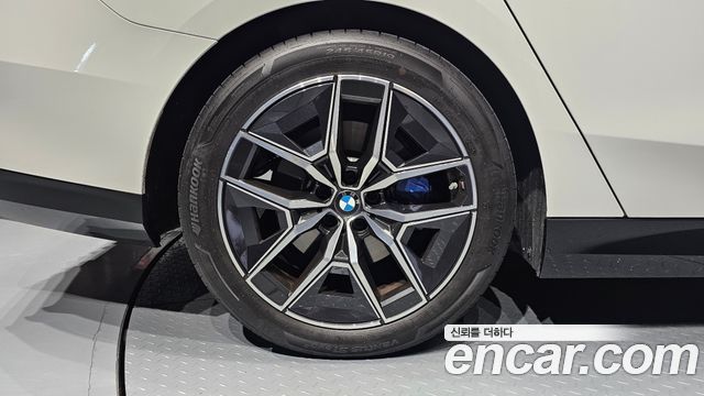 BMW 5-Series 2025 — photo 5