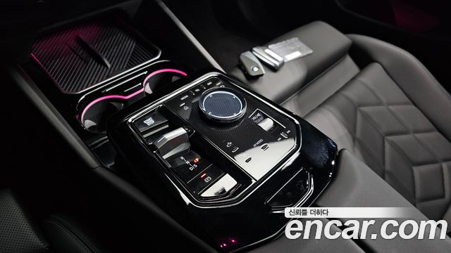 BMW 5-Series 2025 — photo 12