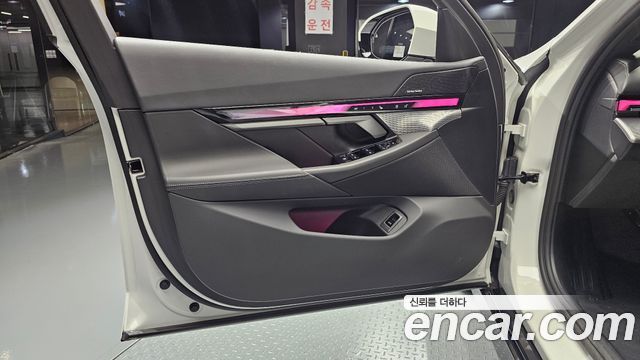 BMW 5-Series 2025 — photo 14