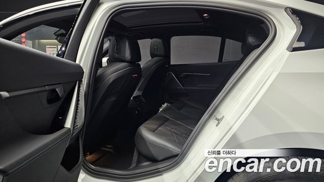 BMW 5-Series 2025 — photo 16