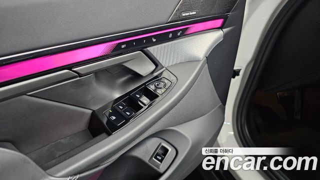 BMW 5-Series 2025 — photo 27