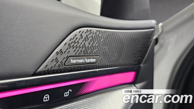 BMW 5-Series 2025 — photo 37