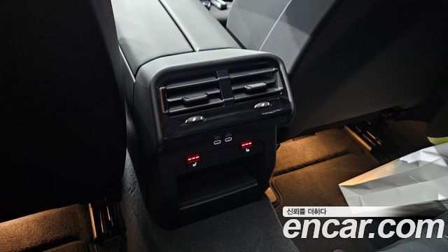 BMW 5-Series 2025 — photo 38