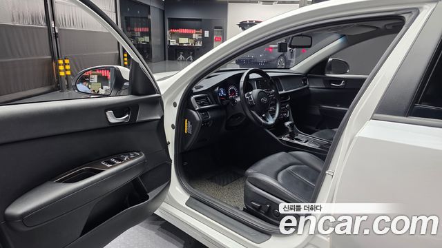 Kia K5 2019 — photo 10