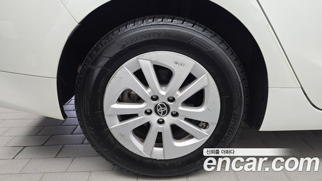 Toyota Prius 2018 — photo 5