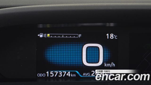 Toyota Prius 2018 — photo 8