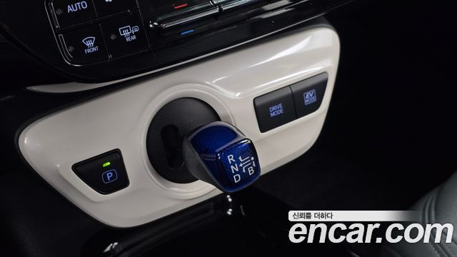 Toyota Prius 2018 — photo 9