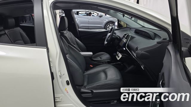 Toyota Prius 2018 — photo 11