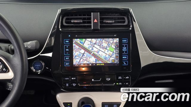Toyota Prius 2018 — photo 14