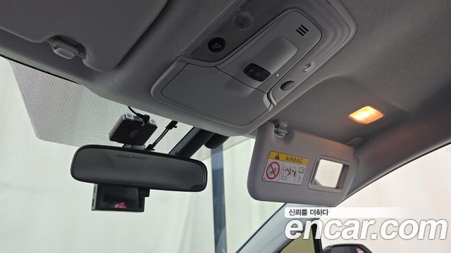 Toyota Prius 2018 — photo 18