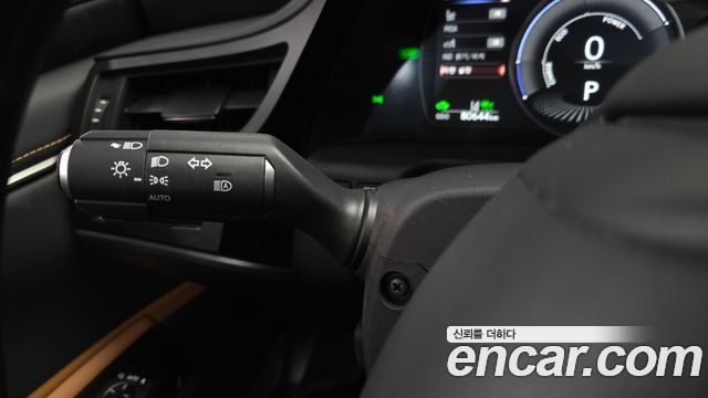 Lexus ES 2023 — photo 33