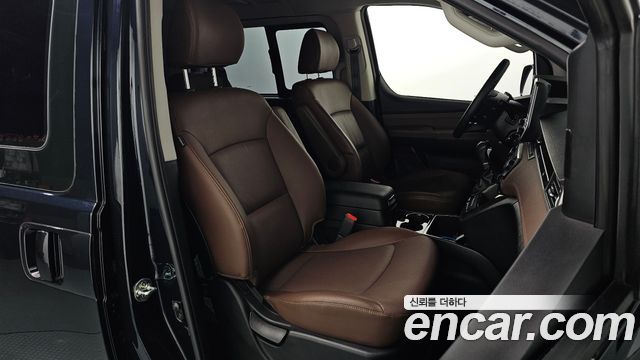 Hyundai Starex 2021 — photo 16