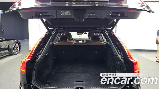Volvo V90 2018 — photo 24