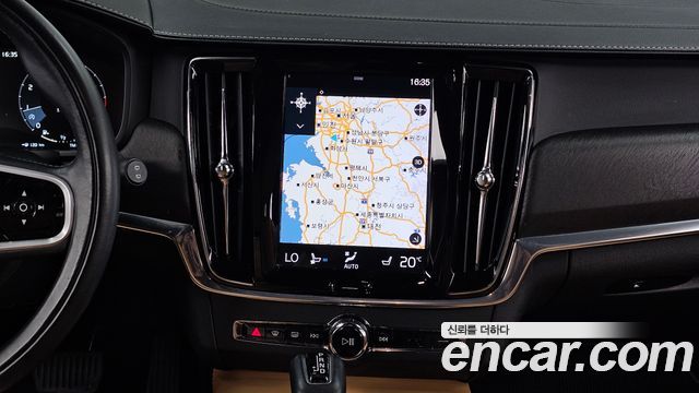 Volvo V90 2018 — photo 25