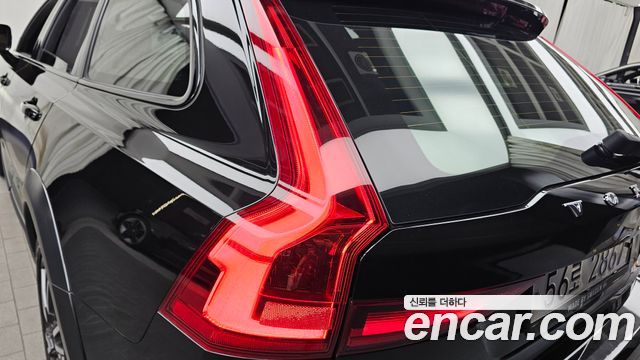 Volvo V90 2018 — photo 9