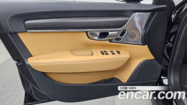Volvo V90 2018 — photo 14