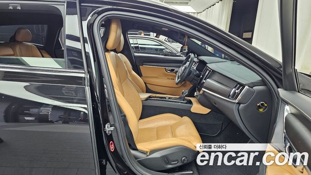 Volvo V90 2018 — photo 16