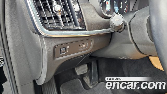 Volvo V90 2018 — photo 27