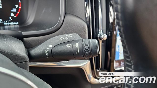 Volvo V90 2018 — photo 28