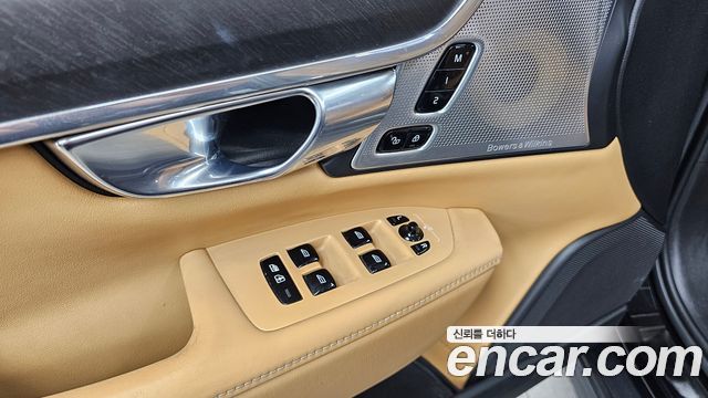 Volvo V90 2018 — photo 29