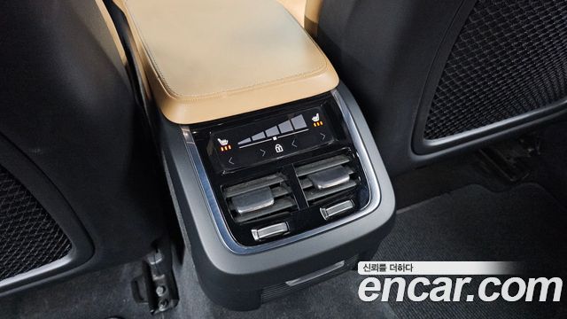 Volvo V90 2018 — photo 31