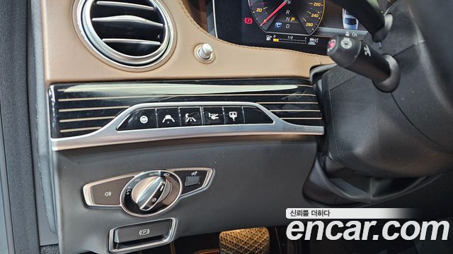 Mercedes-Benz S-Class 2018 — photo 17