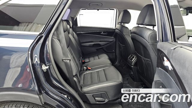 Kia Sorento 2019 — photo 18