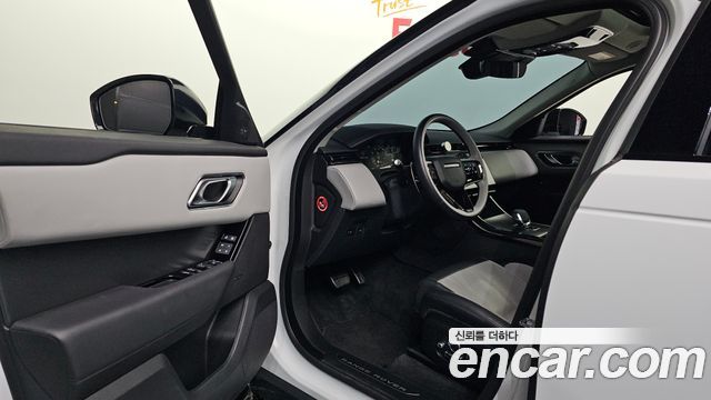 Land Rover Range Rover Velar 2024 — photo 10