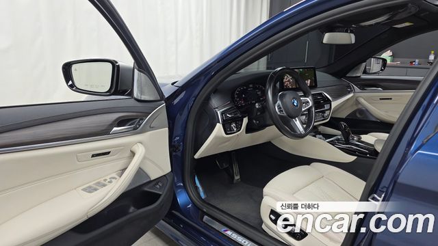 BMW 5-Series 2021 — photo 13