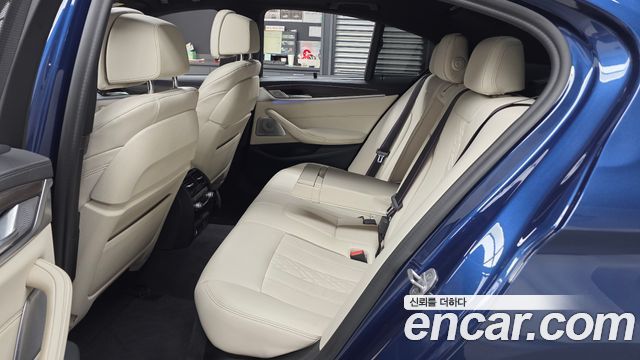 BMW 5-Series 2021 — photo 18