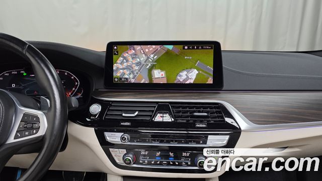 BMW 5-Series 2021 — photo 20