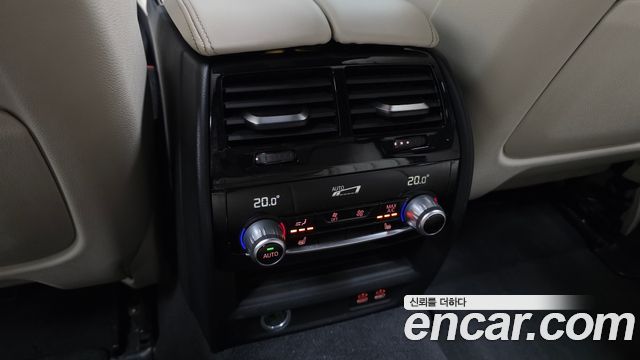 BMW 5-Series 2021 — photo 24