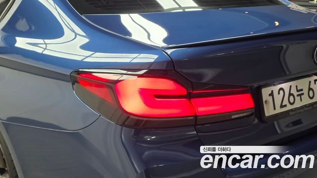BMW 5-Series 2021 — photo 9