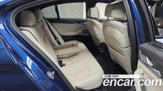 BMW 5-Series 2021 — photo 16