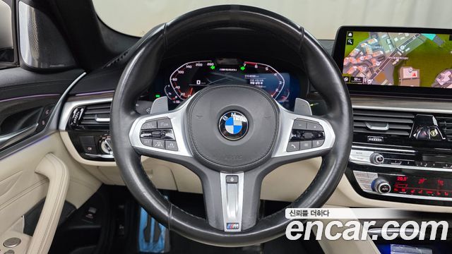 BMW 5-Series 2021 — photo 31