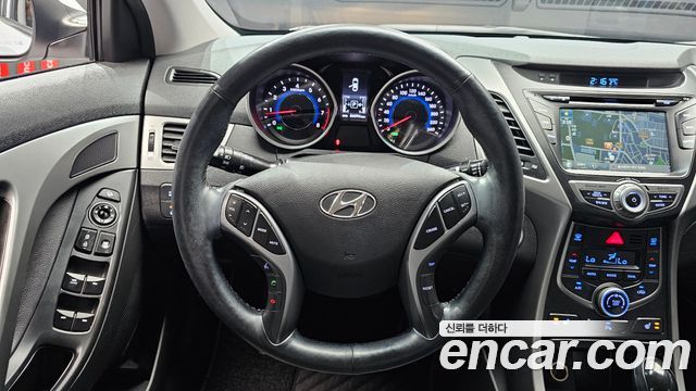 Hyundai AVANTE 2015 — photo 19