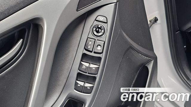 Hyundai AVANTE 2015 — photo 23