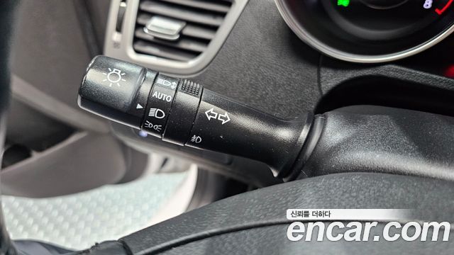 Hyundai AVANTE 2015 — photo 24