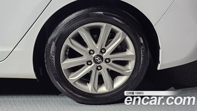 Hyundai AVANTE 2015 — photo 7