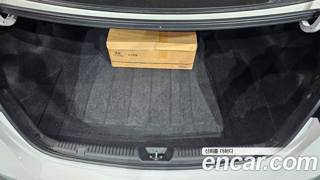 Hyundai AVANTE 2015 — photo 29