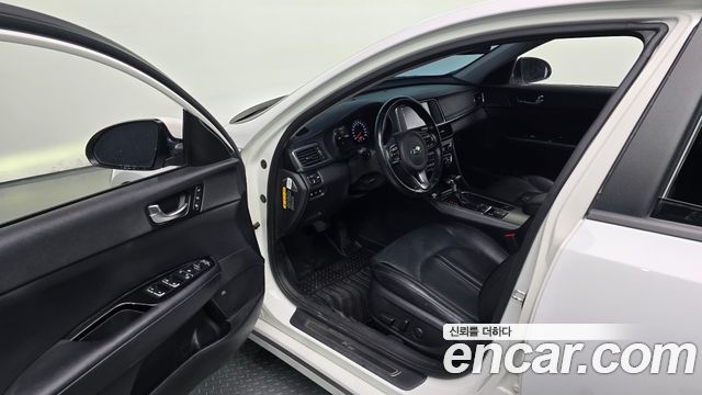 Kia K5 2016 — photo 11
