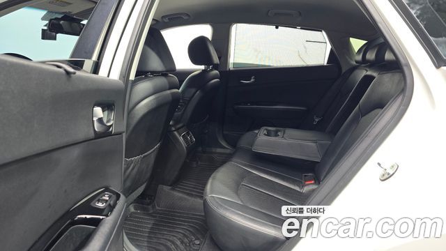 Kia K5 2016 — photo 12