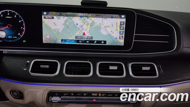Mercedes-Benz GLS-Class 2021 — photo 19