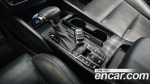 Kia K7 2018 — photo 12