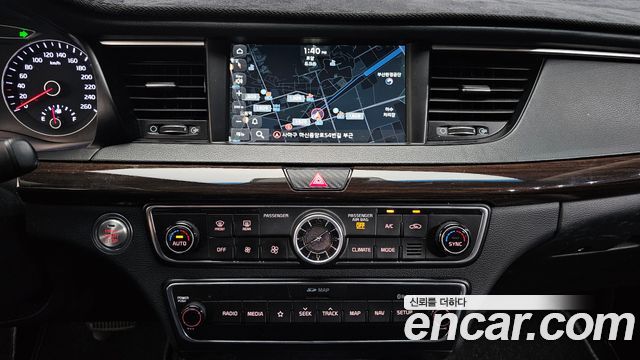 Kia K7 2018 — photo 20