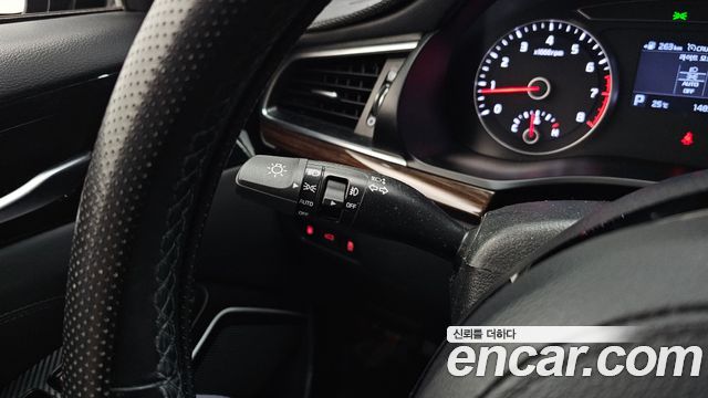 Kia K7 2018 — photo 23