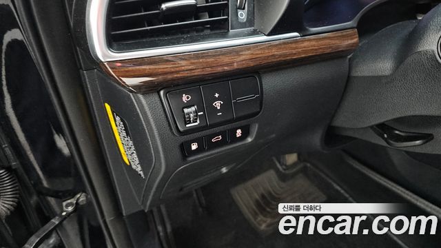 Kia K7 2018 — photo 25