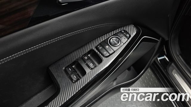 Kia K7 2018 — photo 26