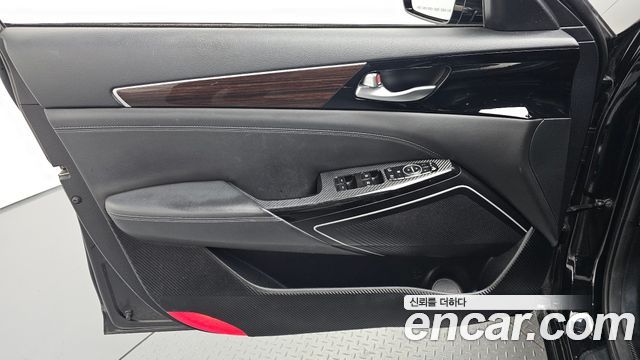Kia K7 2018 — photo 14