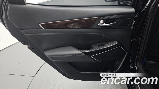Kia K7 2018 — photo 15